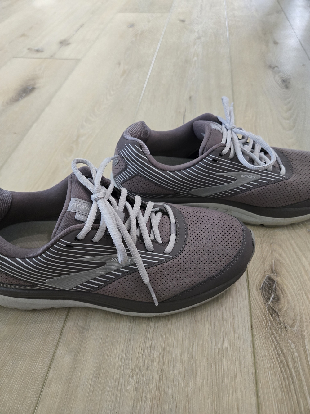 Brooks Addiction Walker Suede Women's Shoes Size 10 Gray Mauve Shark/ Alloy